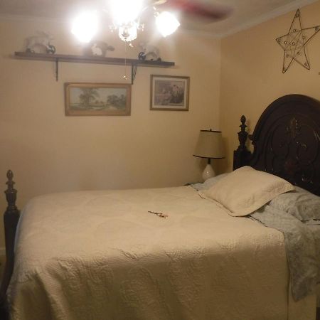 Serenityhill Bed And Breakfast Brownsville Экстерьер фото