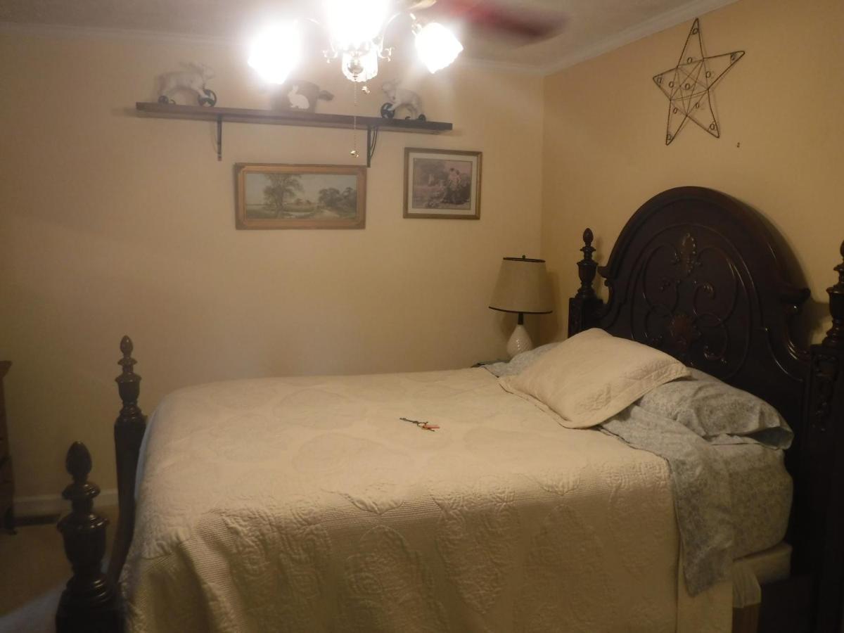 Serenityhill Bed And Breakfast Brownsville Экстерьер фото